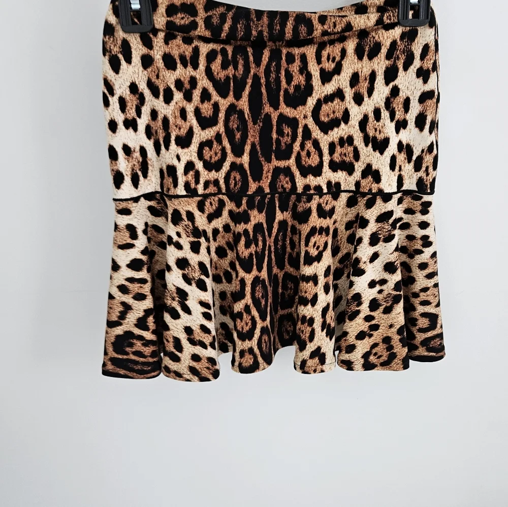 Eva Varro leopard peplum skirt